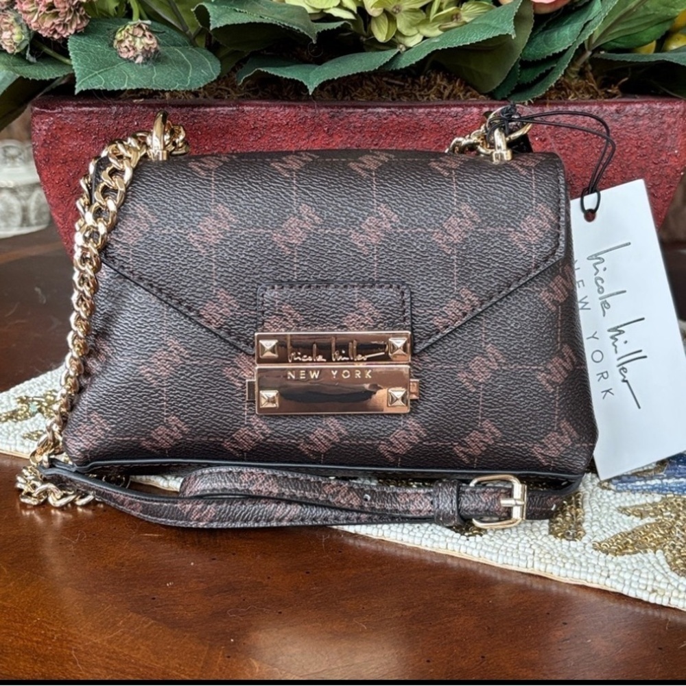 Brand New Nicole Miller Brown Vegan Leather Logo Crossbody Gold Tone Chain Purse